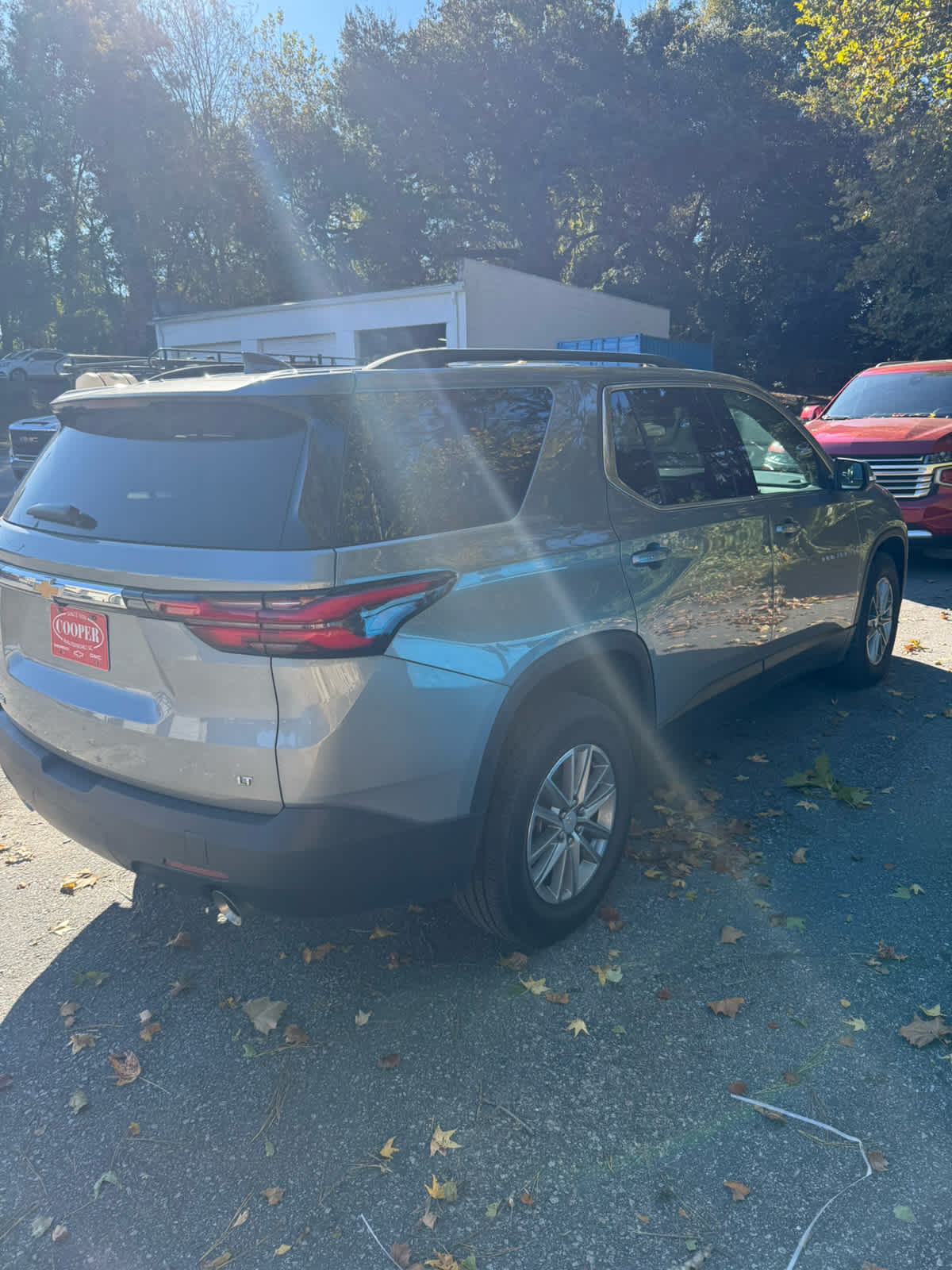 2023 Chevrolet Traverse Leather photo 2