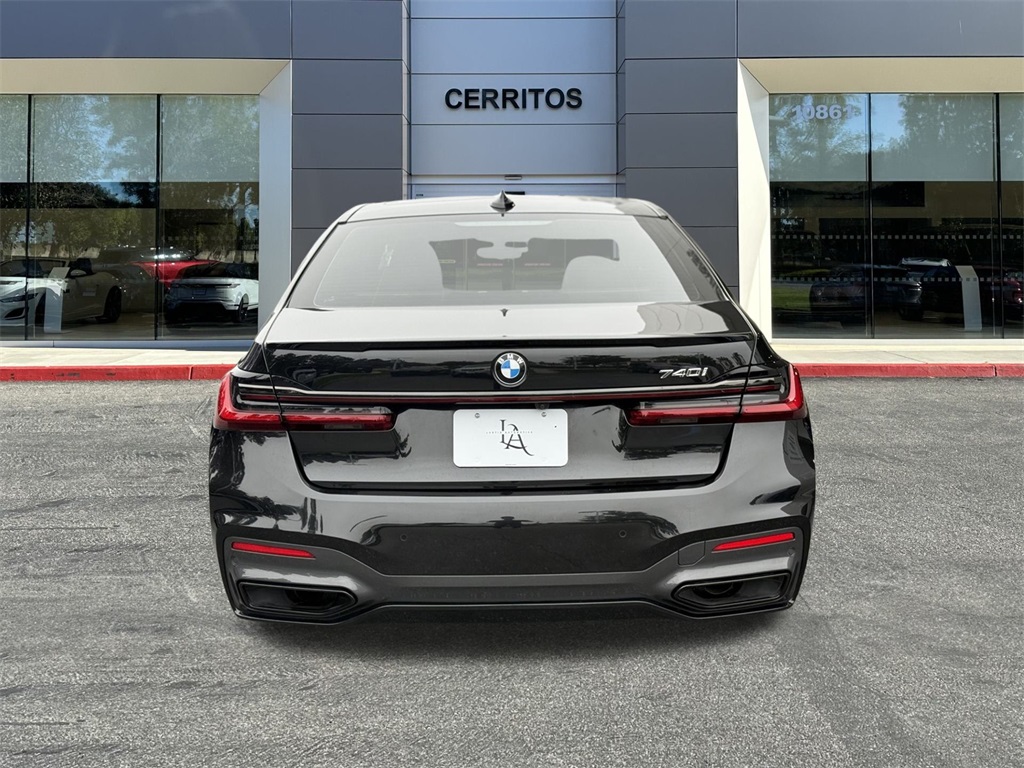 Used 2022 Black BMW 740i image 6