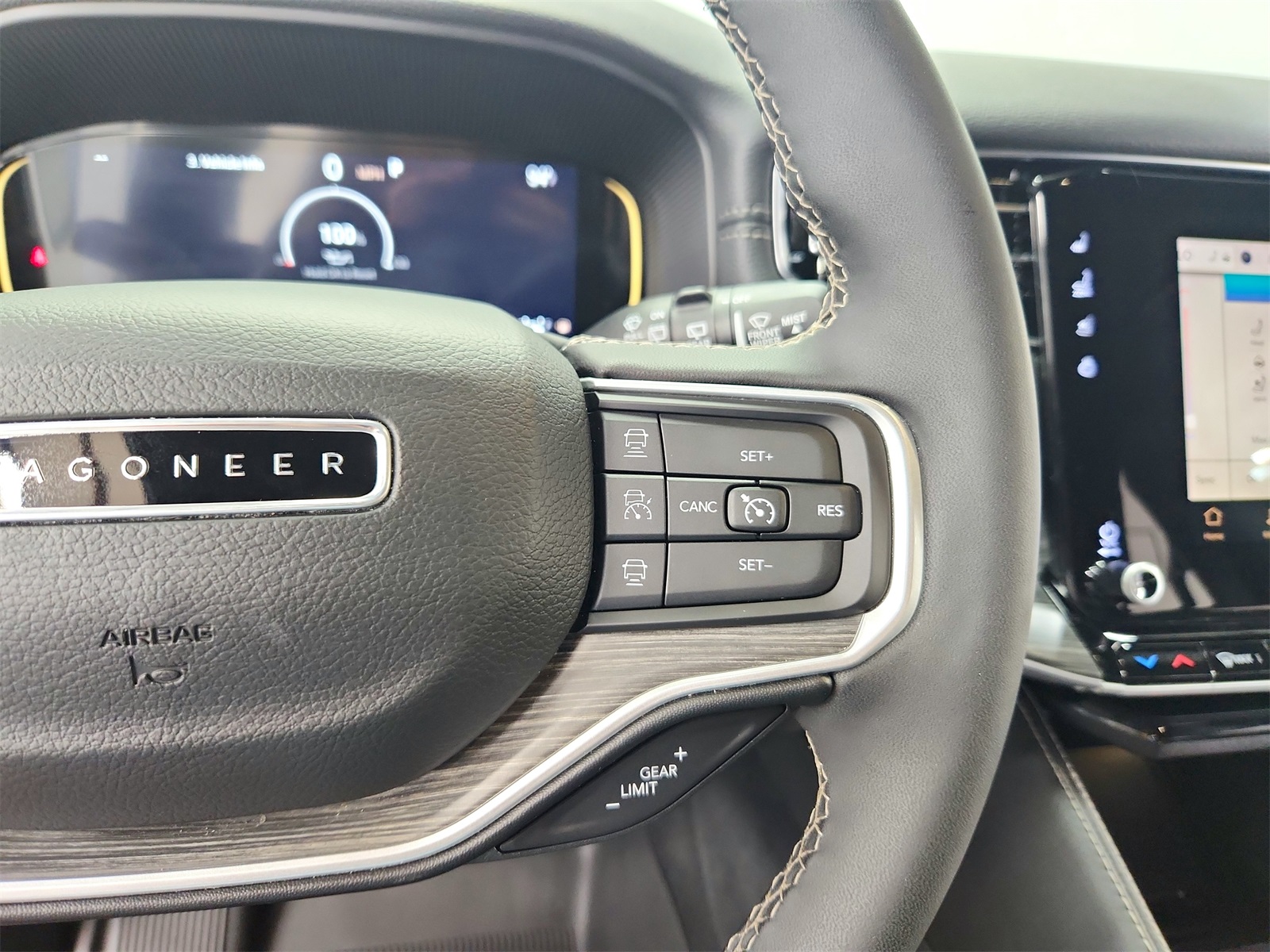 2024 Jeep Wagoneer Series II photo 26