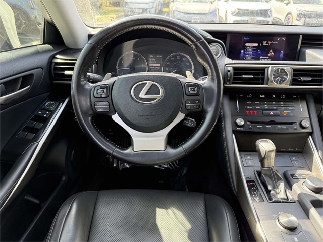 2017 Lexus IS 300 photo 17