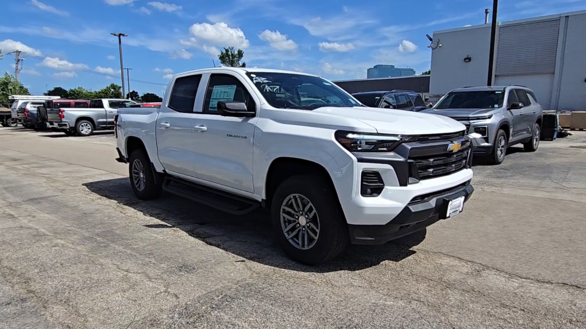 2025 Chevrolet Colorado Work Truck LT photo 2