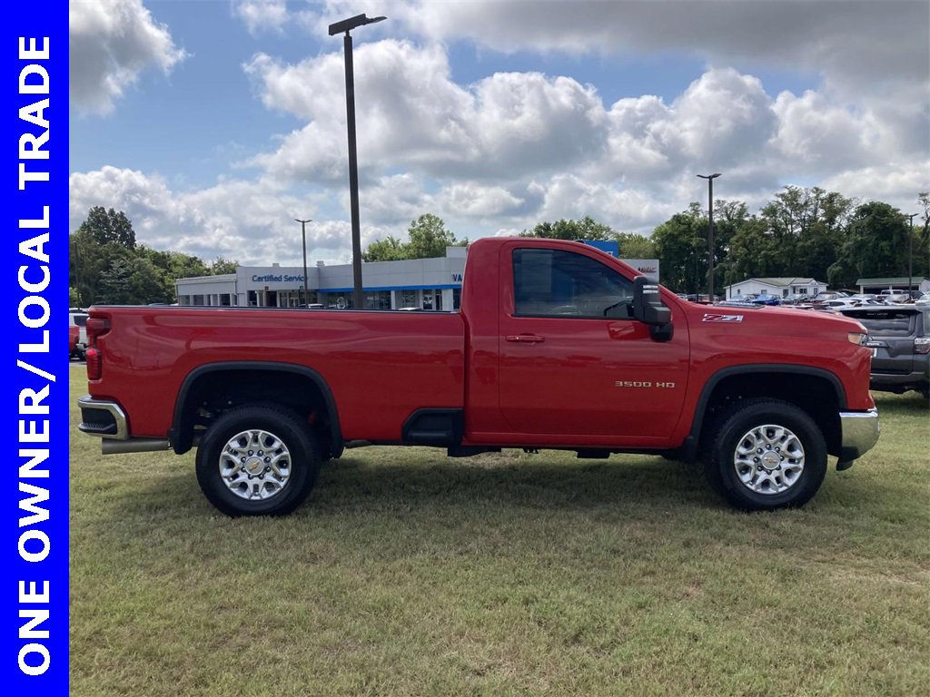 2025 Chevrolet Silverado LT photo 2