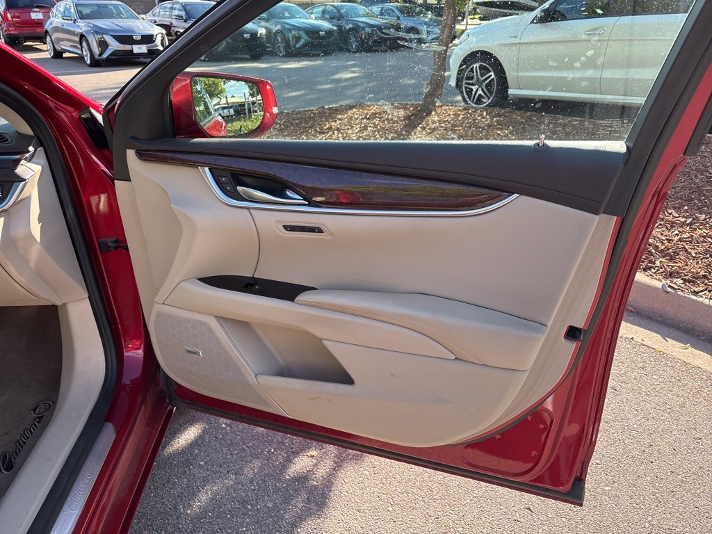 2014 Cadillac XTS Luxury photo 18