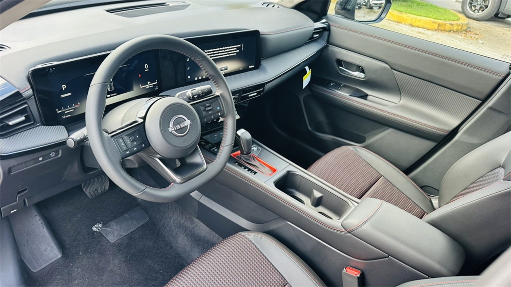 2026 Nissan Kicks SR photo 10