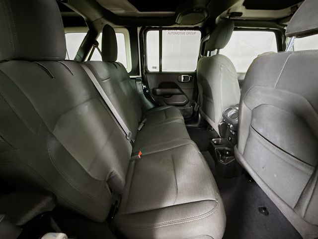 2023 Jeep Wrangler Sahara photo 26
