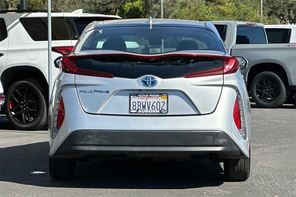 2017 Toyota Prius Prime Advanced photo 5
