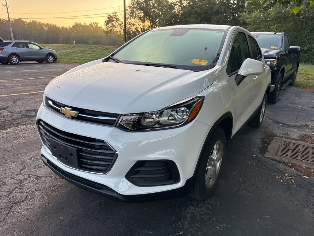 2022 Chevrolet Trax LS photo 4