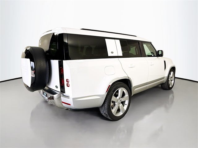 2023 Land Rover Defender 130 First Edition photo 5