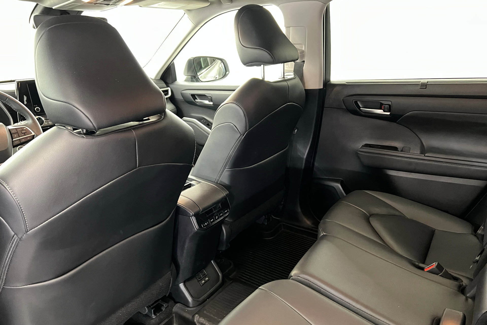 2024 Toyota Highlander Hybrid XLE photo 19