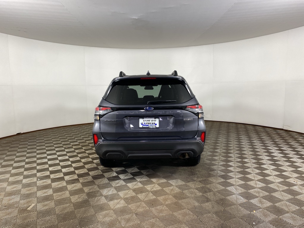 2025 Subaru Forester Premium photo 4