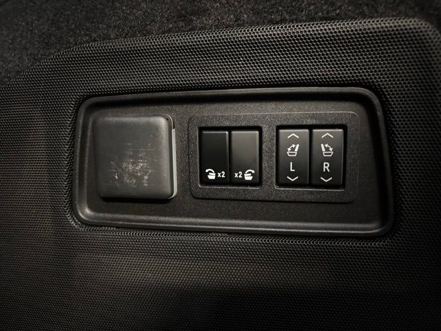 2021 Cadillac Escalade ESV Luxury photo 22