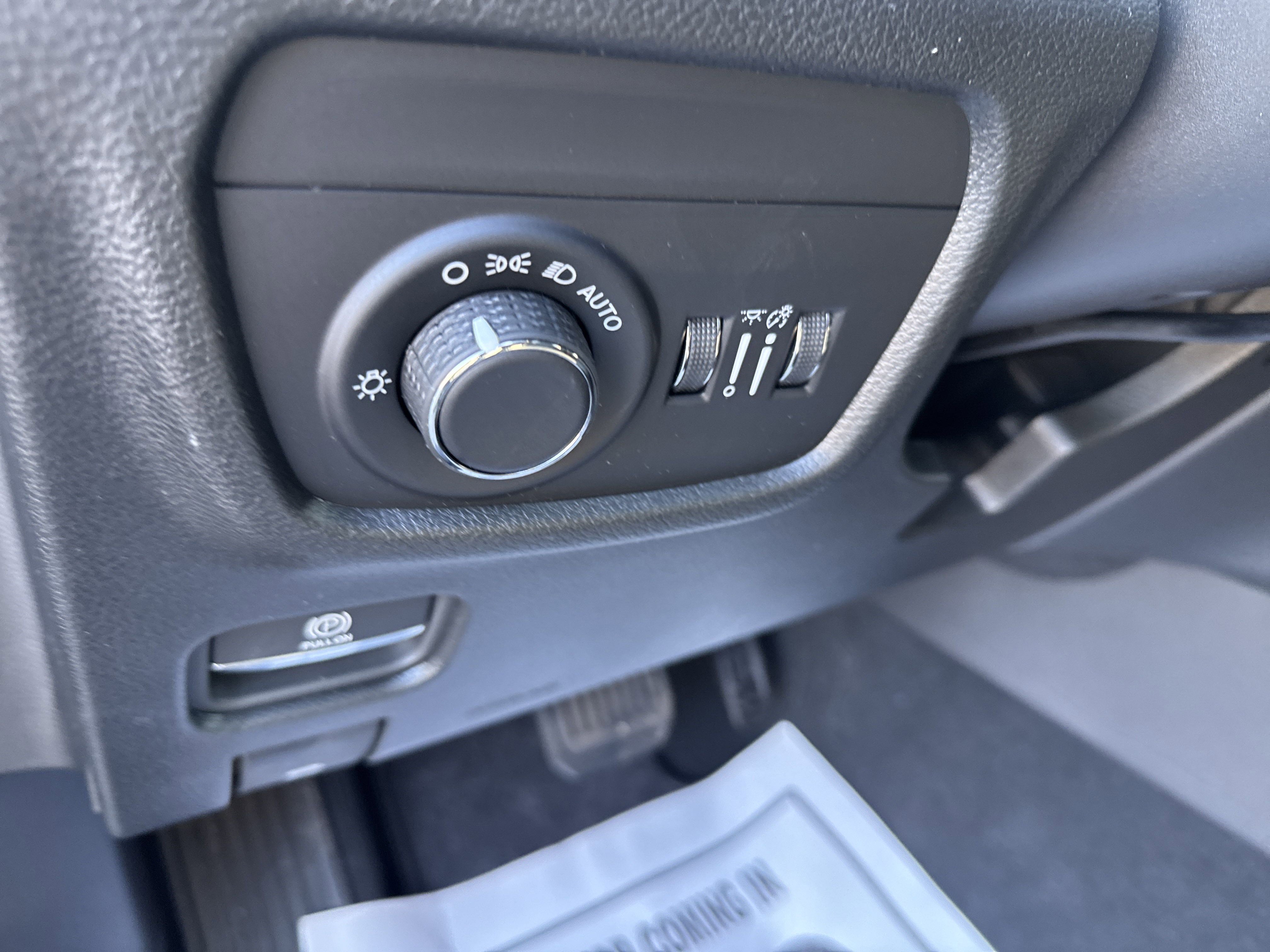 2025 Jeep Grand Cherokee Laredo X photo 9
