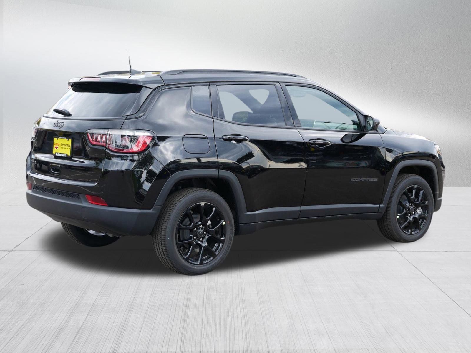 2026 Jeep Compass Latitude Altitude photo 4