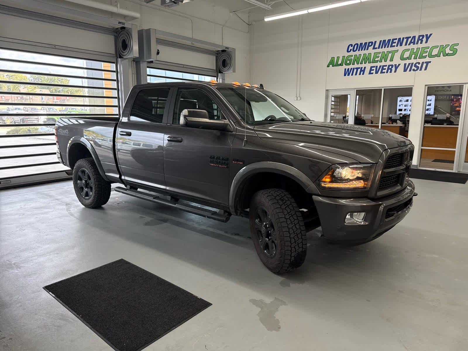 Used 2017 RAM Ram 2500 Pickup Laramie with VIN 3C6UR5FJ6HG657310 for sale in Kansas City