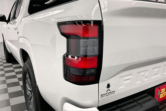 2025 Nissan Frontier SV photo 18