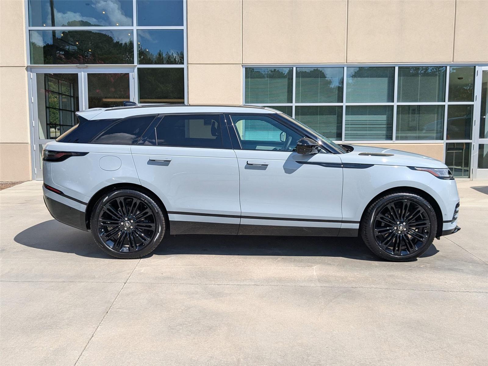 2026 Land Rover Range Rover Velar SE photo 3