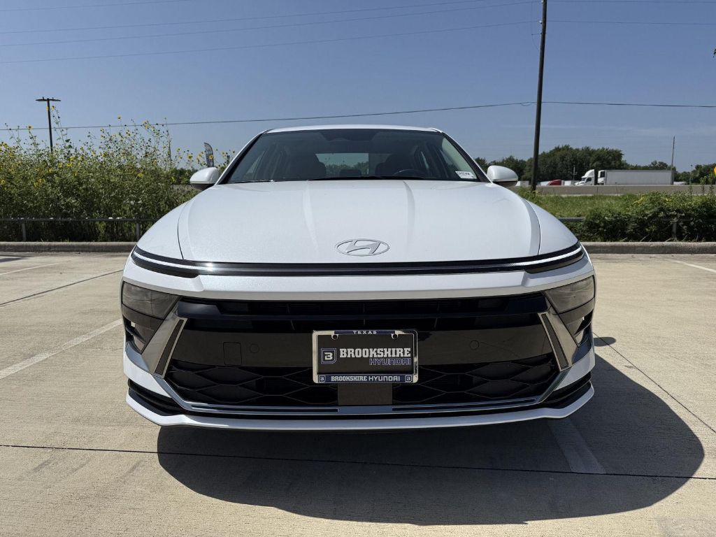 2025 Hyundai Sonata Hybrid SEL photo 2