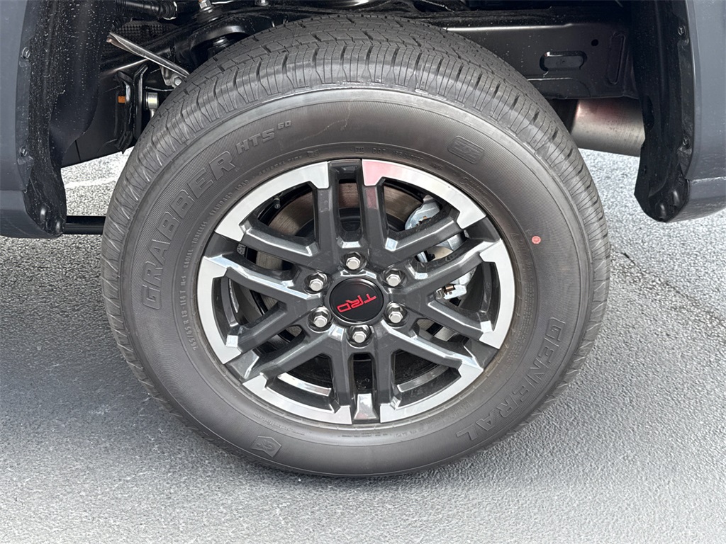 2025 Toyota Tacoma TRD Sport photo 19