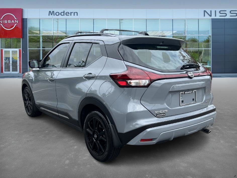 2024 Nissan Kicks SR photo 7