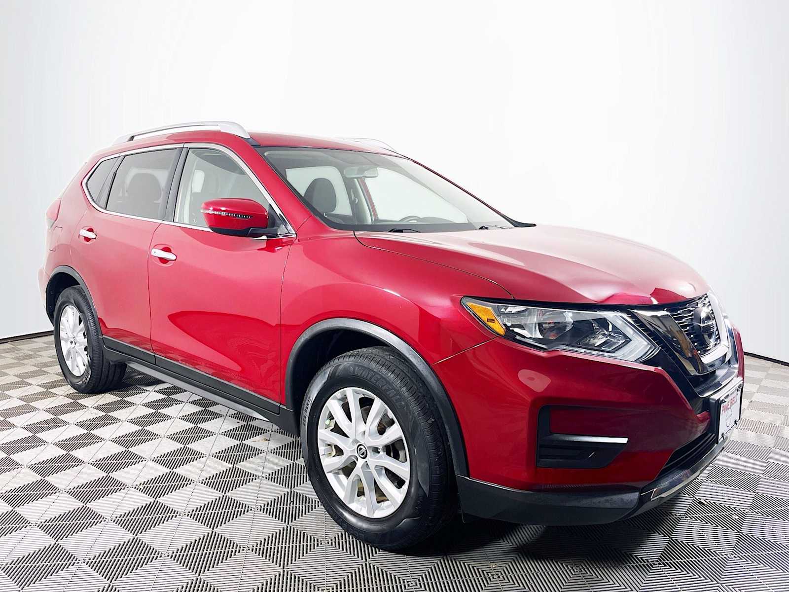 2017 Nissan Rogue SV photo 3