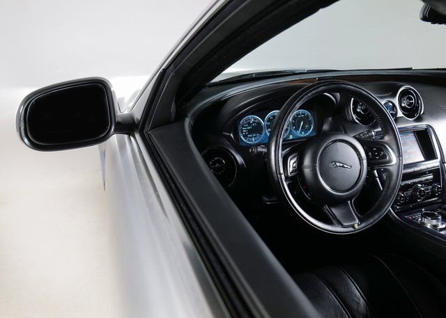2013 Jaguar XJ XJL Portfolio photo 22