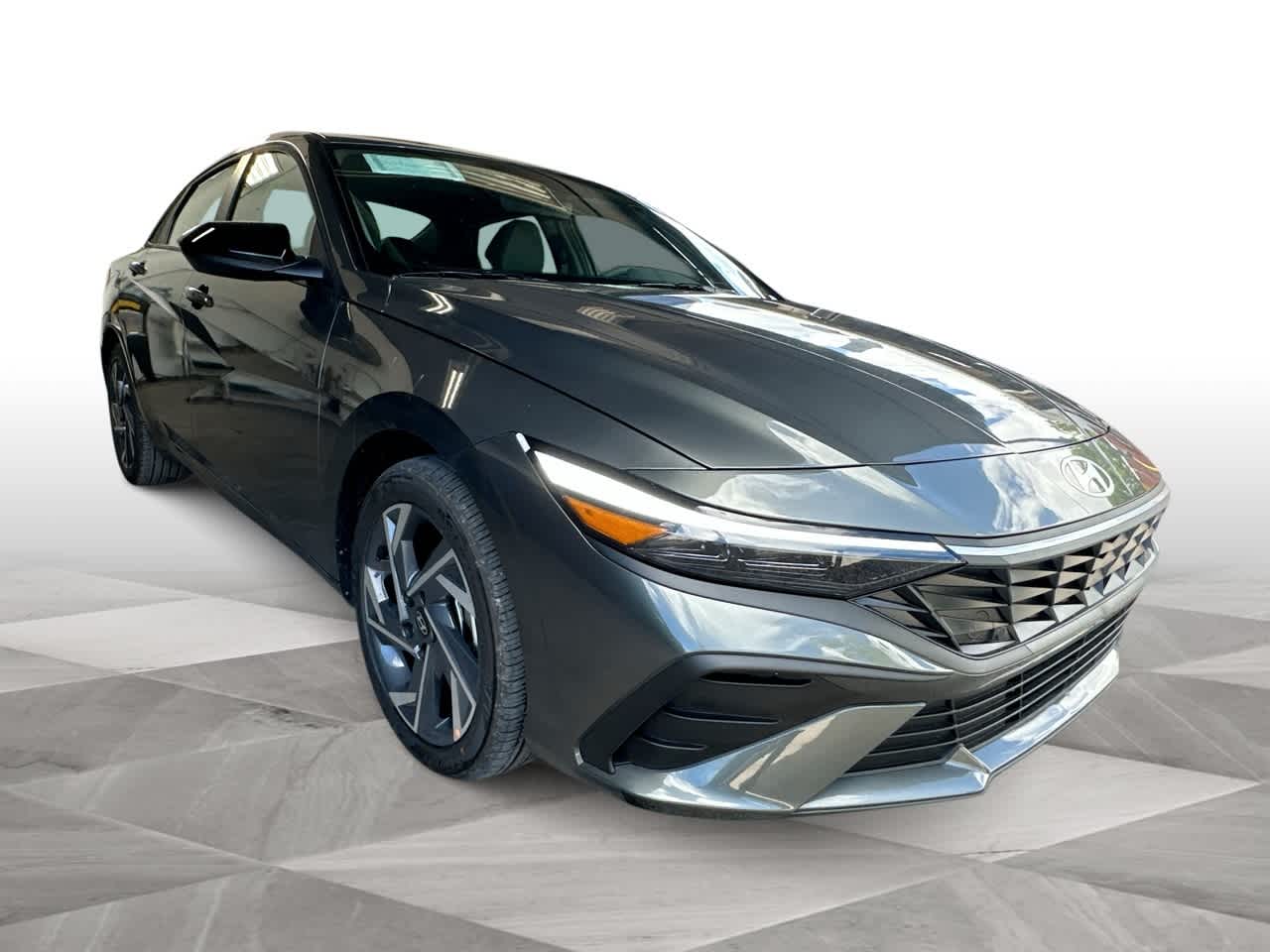 2025 Hyundai Elantra SEL Sport photo 2
