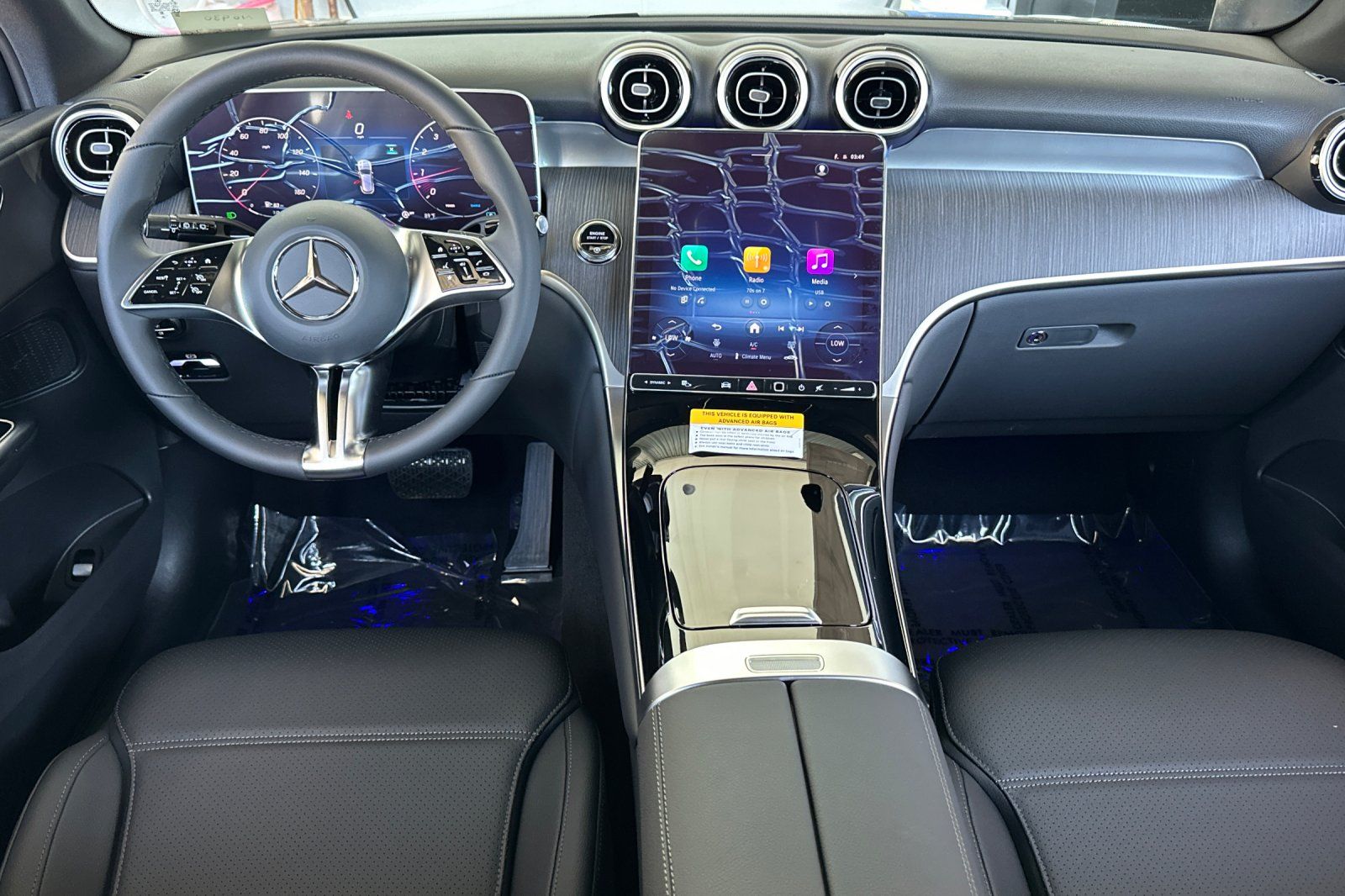 2026 Mercedes Benz GLC 300 photo 2