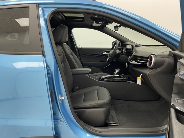 2025 Chevrolet Trax photo 13