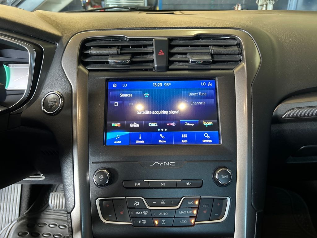 2020 Ford Fusion SE photo 14