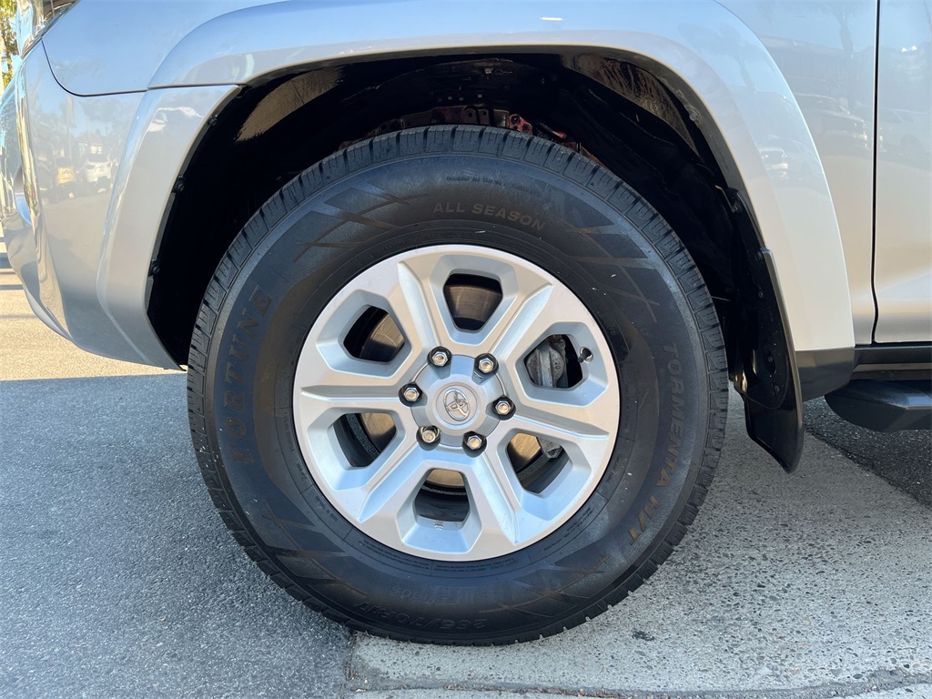 2022 Toyota 4Runner SR5 Premium photo 32
