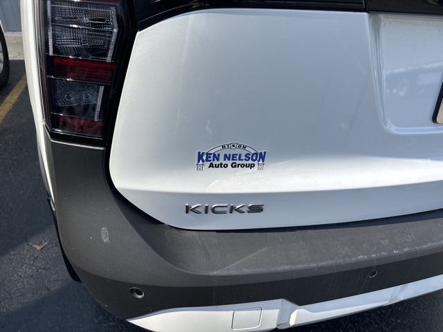 2025 Nissan Kicks SV photo 2