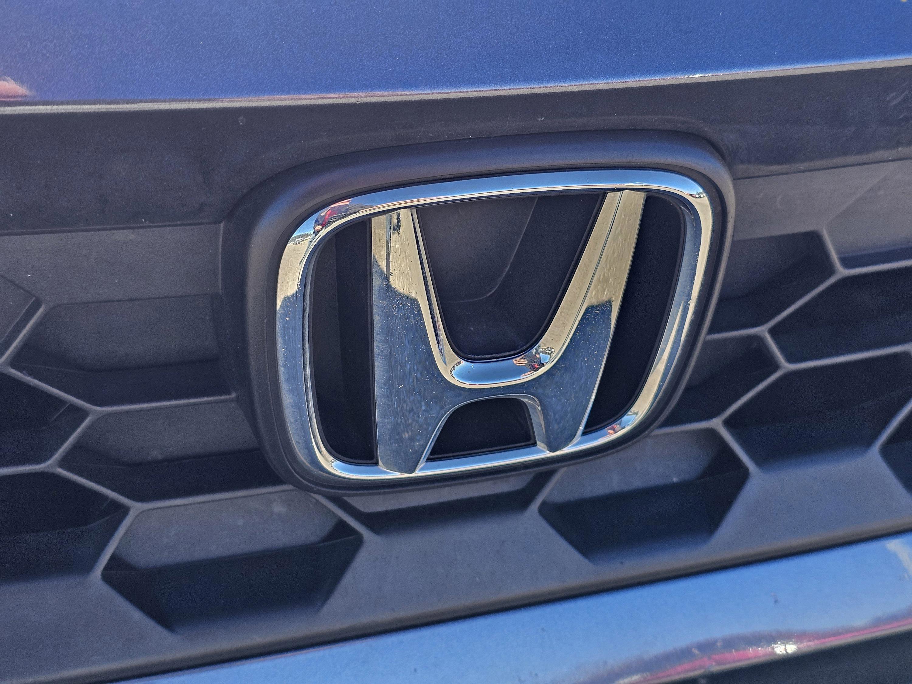 2024 Honda Civic Hatchback Sport Touring photo 3