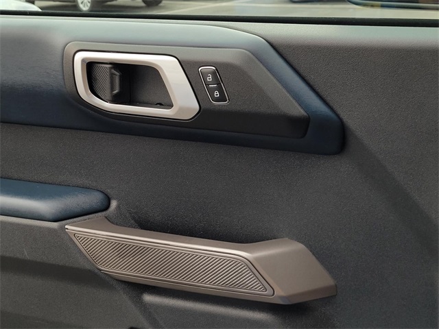 2022 Ford Bronco Outer Banks photo 26
