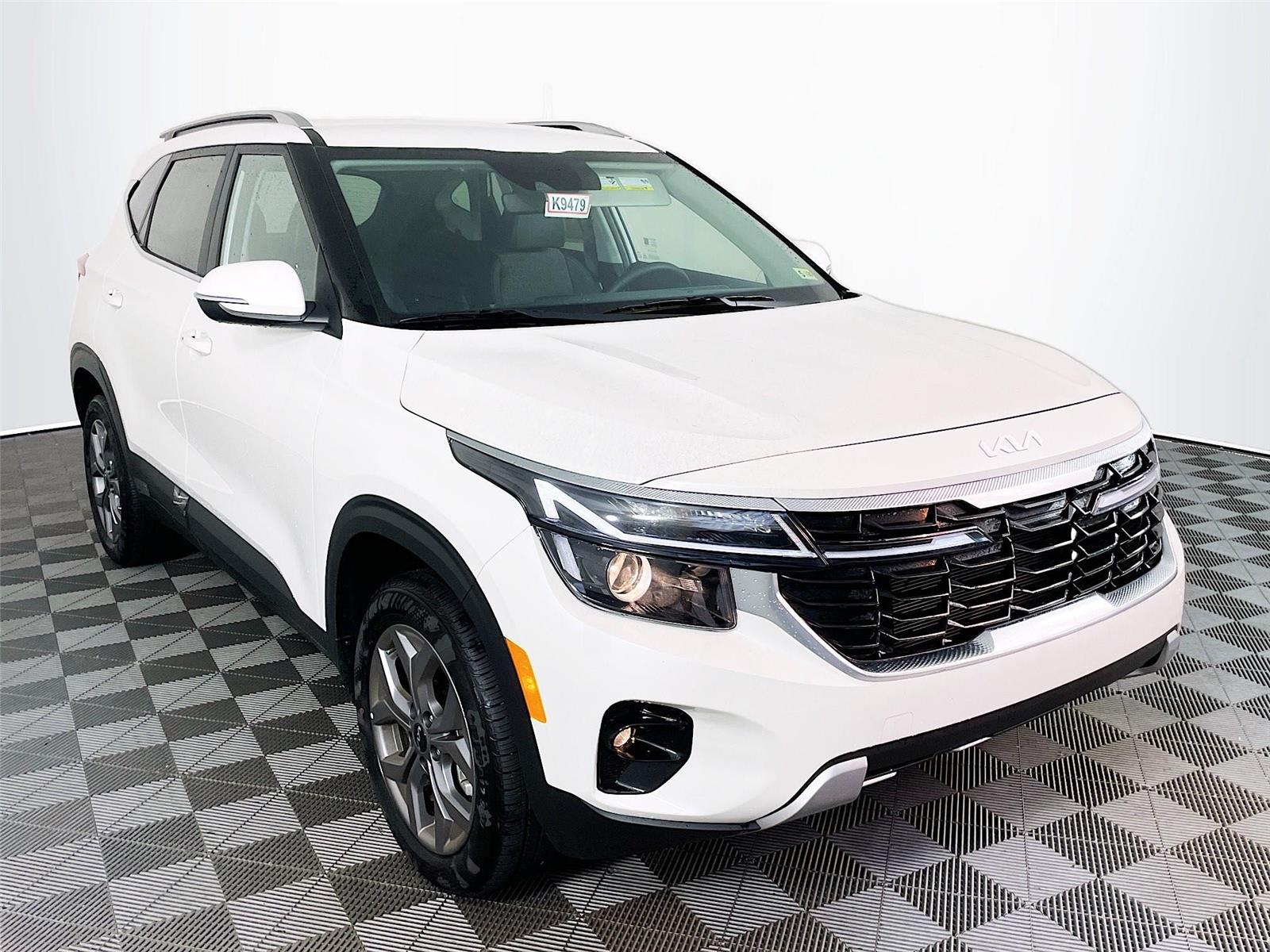 2024 Kia Seltos S's photo