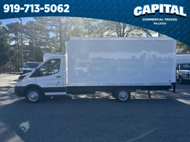 2024 Ford Transit Cutaway photo 4