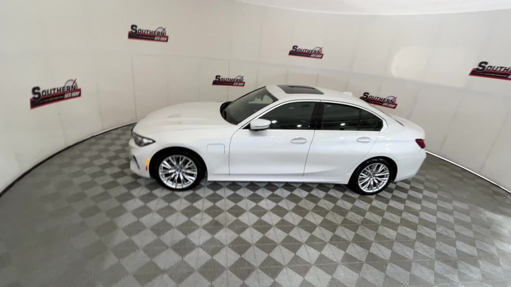 2024 Bmw 330e xDrive photo 4
