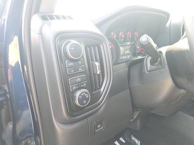 2023 Chevrolet Silverado 1500 Custom photo 11
