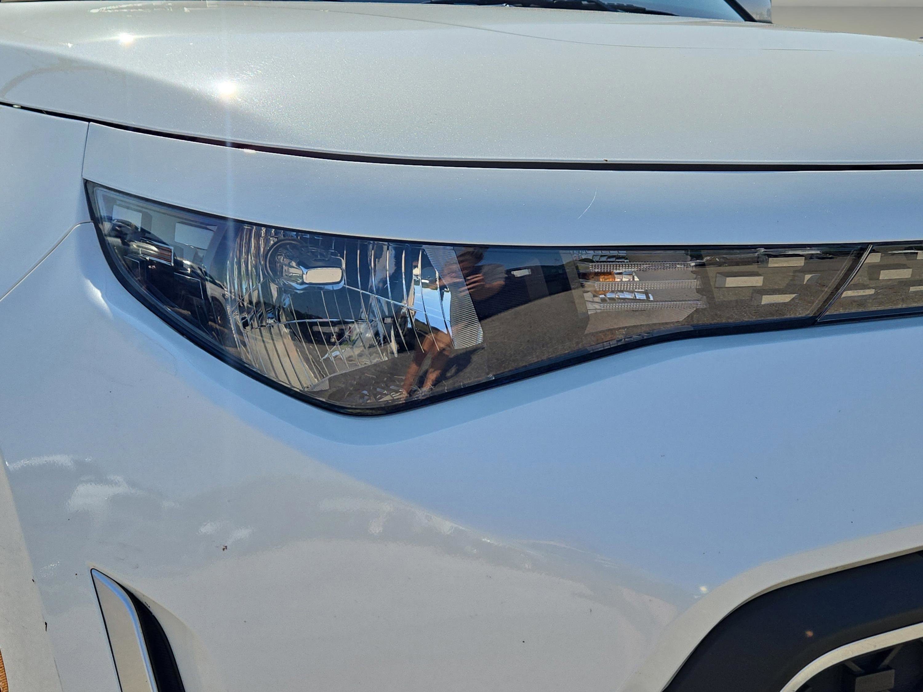 2024 Kia Soul LX photo 3