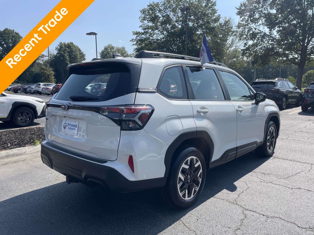 2025 Subaru Forester Base photo 3