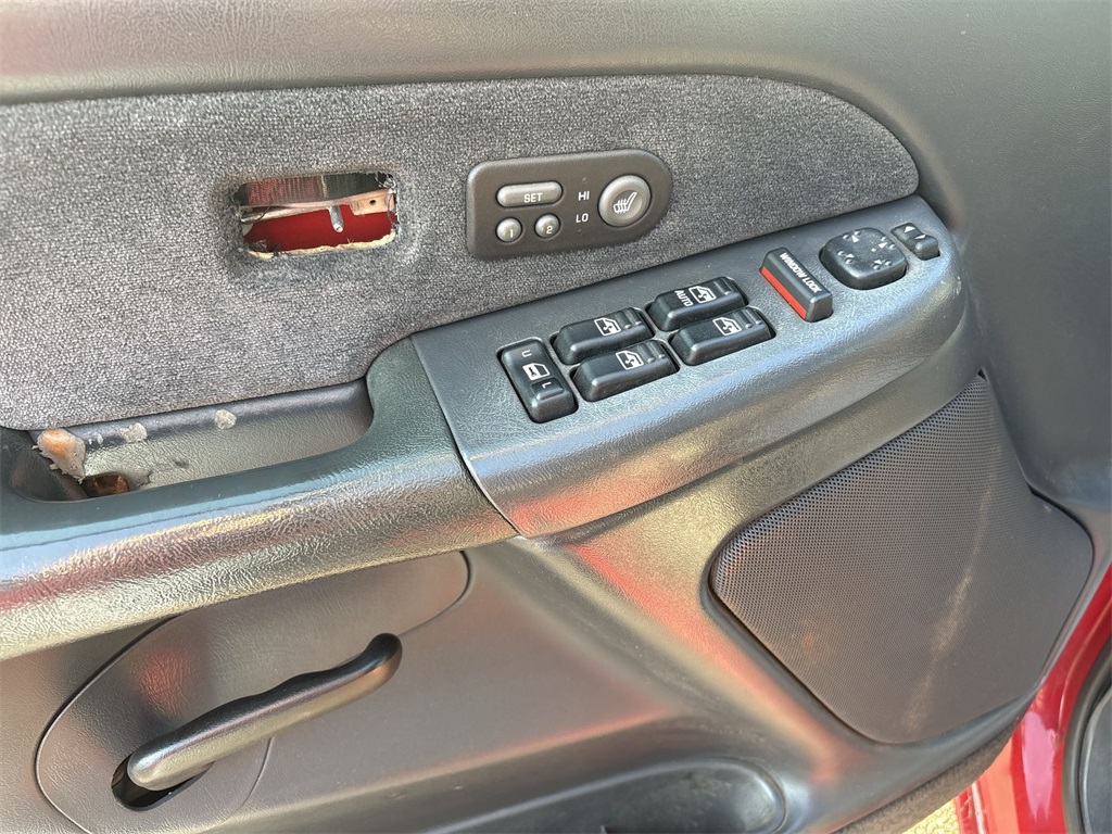 2001 Chevrolet Silverado 2500HD LT photo 14