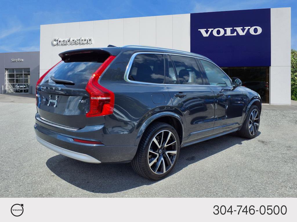 2022 Volvo XC90 Momentum photo 3
