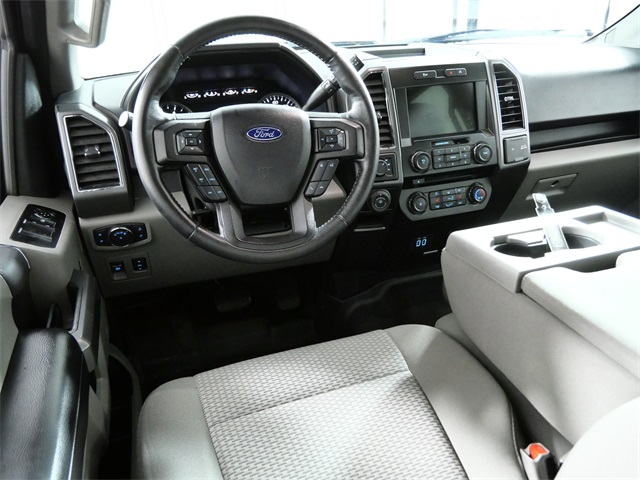 2017 Ford F-150 XLT photo 4