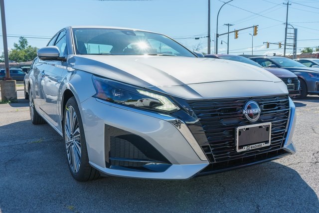 2025 Nissan Altima 2.5 SL photo 3