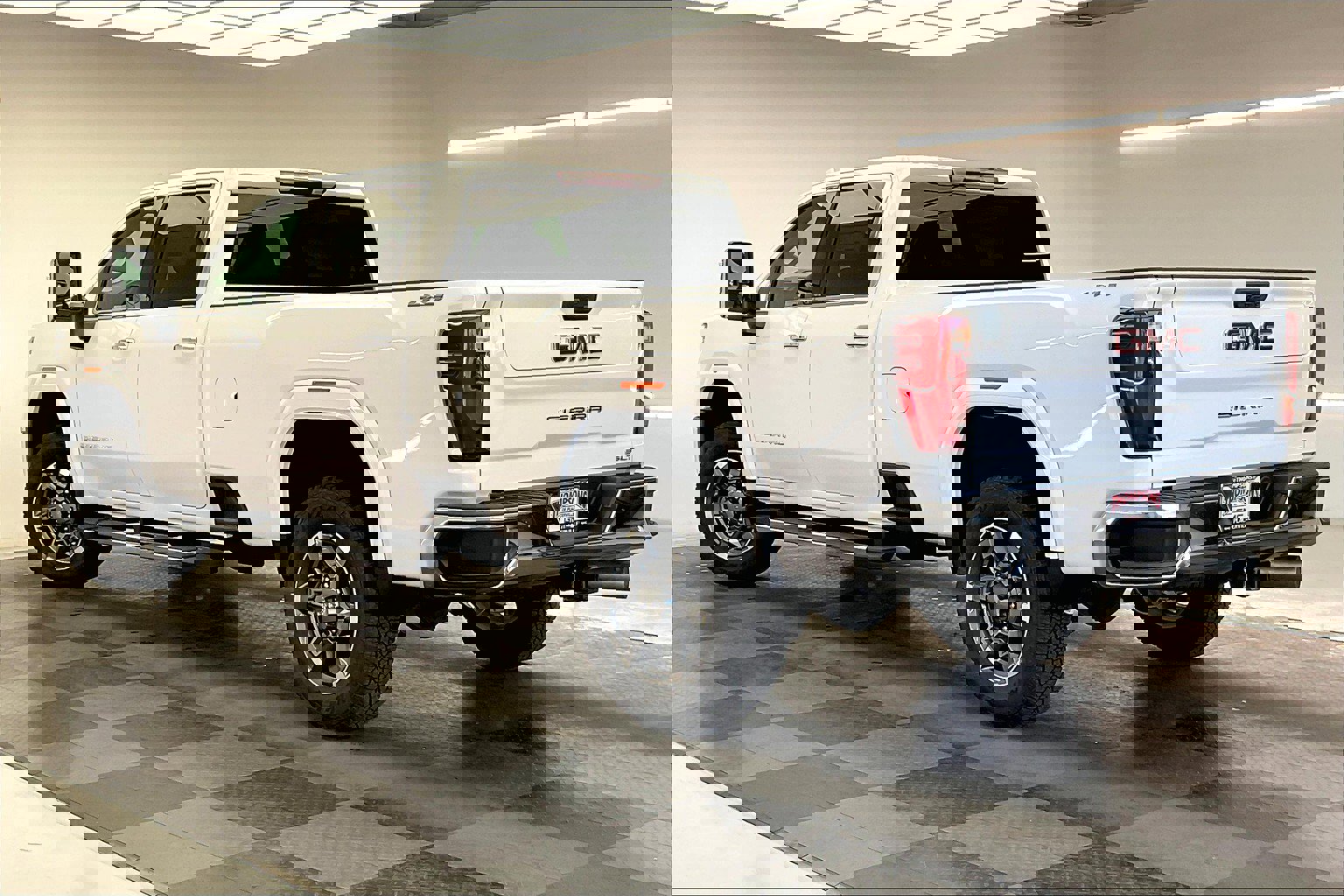 2025 Gmc Sierra 2500 HD SLT photo 2