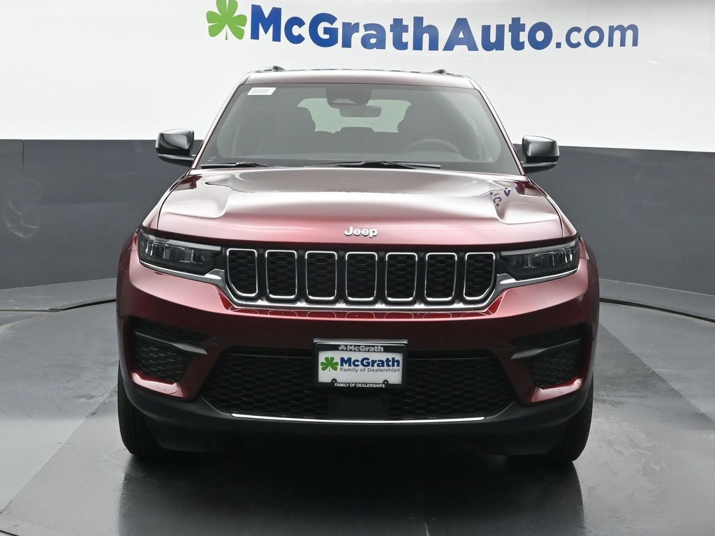 2025 Jeep Grand Cherokee Laredo X photo 2