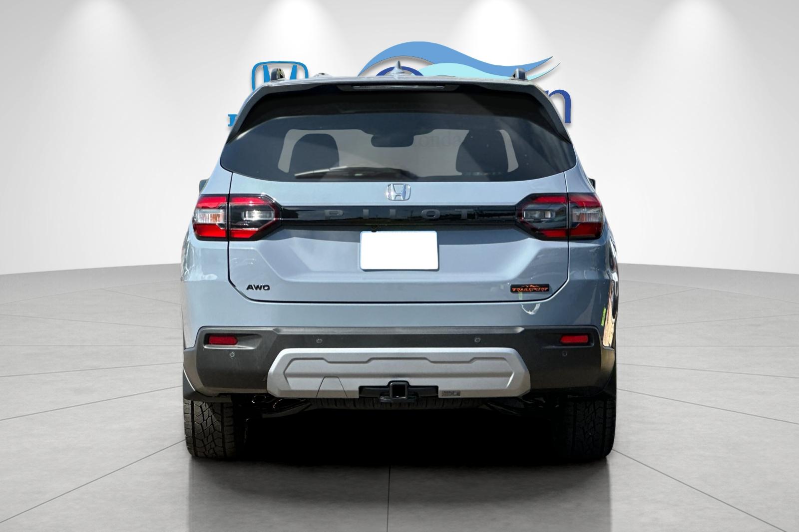2025 Honda Pilot TrailSport photo 3
