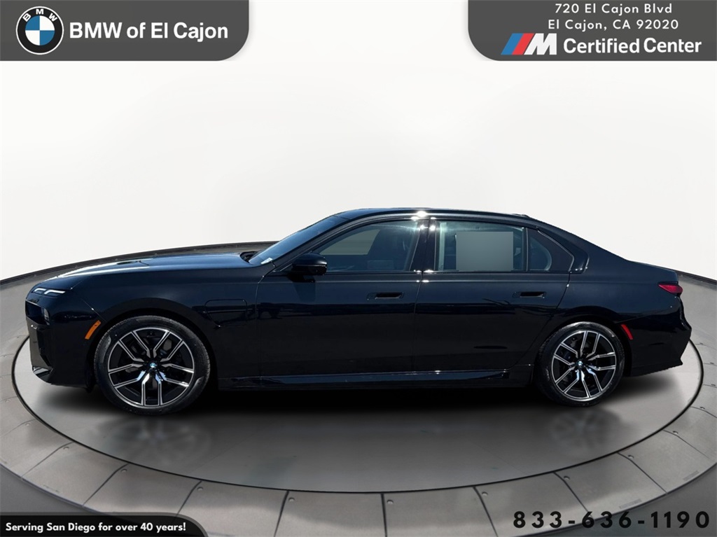 2026 Bmw 750e photo 7