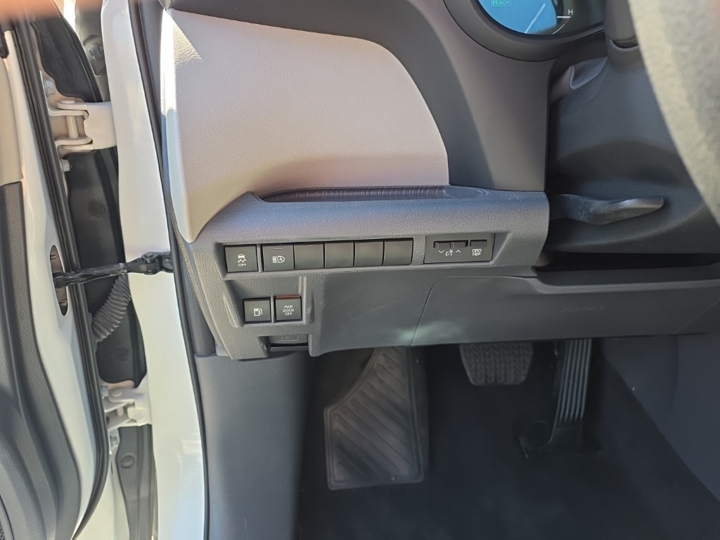 2023 Toyota Sienna LE photo 10