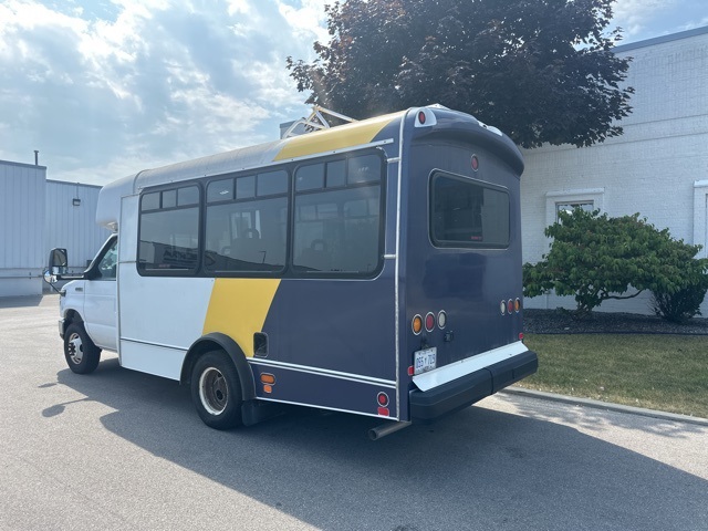2017 Ford E-350 photo 3