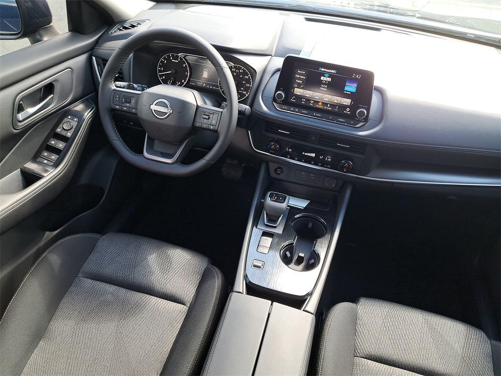 2026 Nissan Rogue SV photo 15